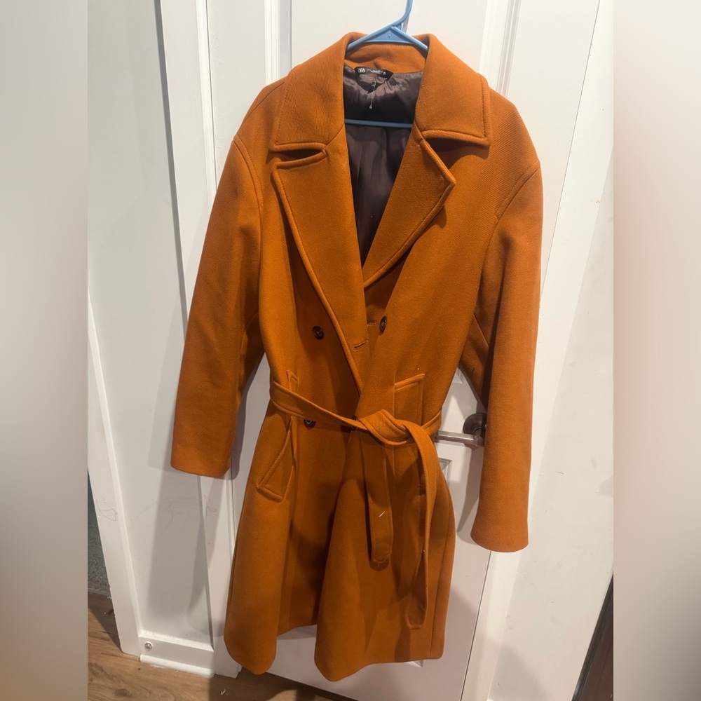 Zara long belt Double-Breasted Coat Size L‎